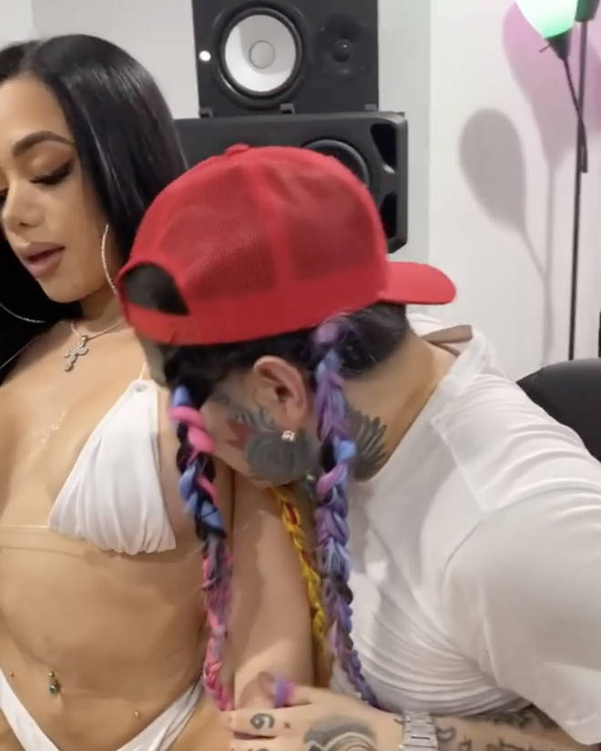 Tekashi 6ix9ine could be seen getting close with the unknown brunette.