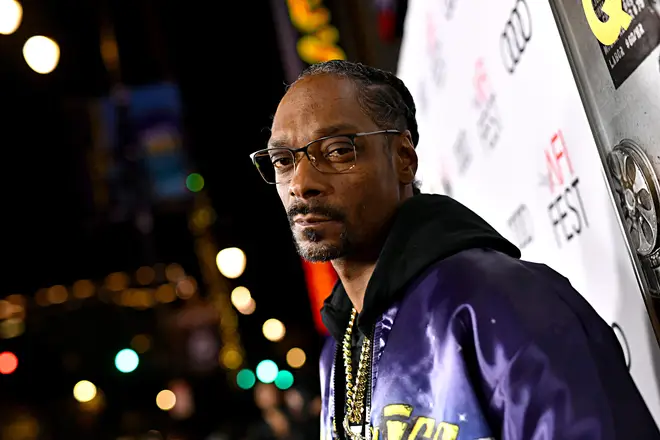 Powell accused Snoop of cheating on his wife.