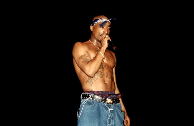 Some fans also praised Tupac for being an "approachable" artist.