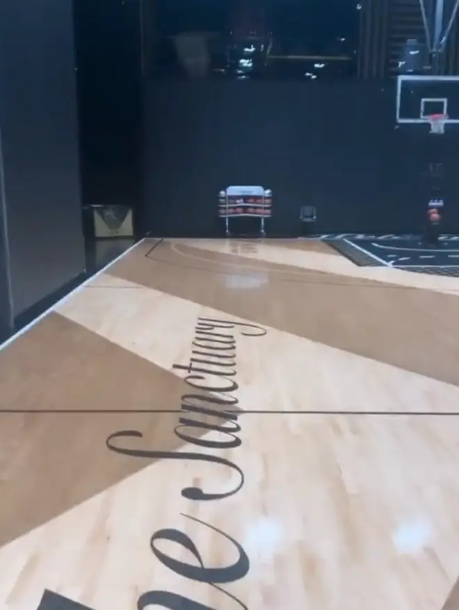 Drake has a personalised "OVO" basketball court in his mansion