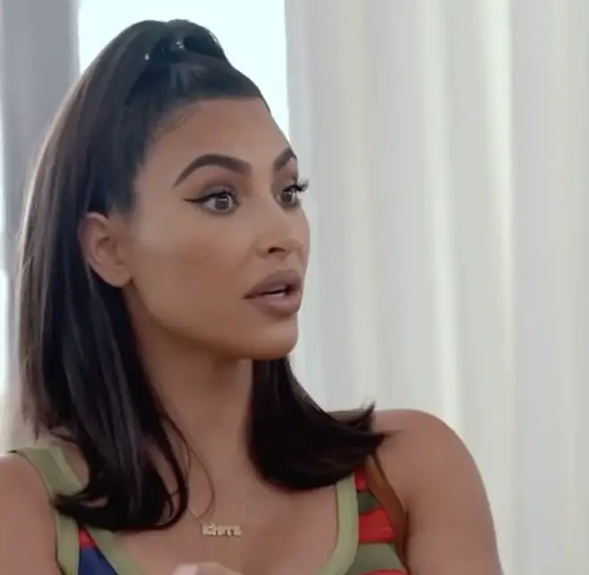 Kim Kardashian tells her sister Kourtney that she "can&squot;t keep a nanny" during an episode.
