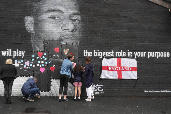 Marcus Rashford has thanked local Mancunians for their support after a mural of the footballer was defaced.