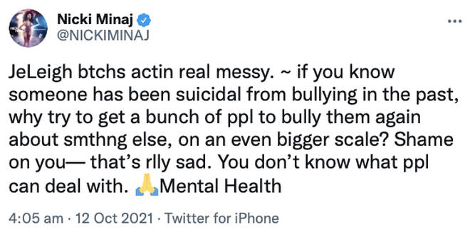 Nicki Minaj defends Jesy Nelson on Twitter.