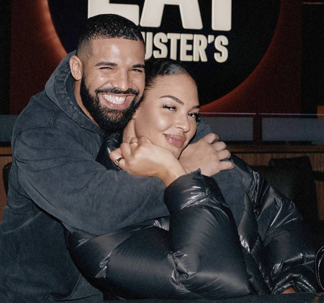 Drake shares photo with Elizabeth Cambage on Instagram.