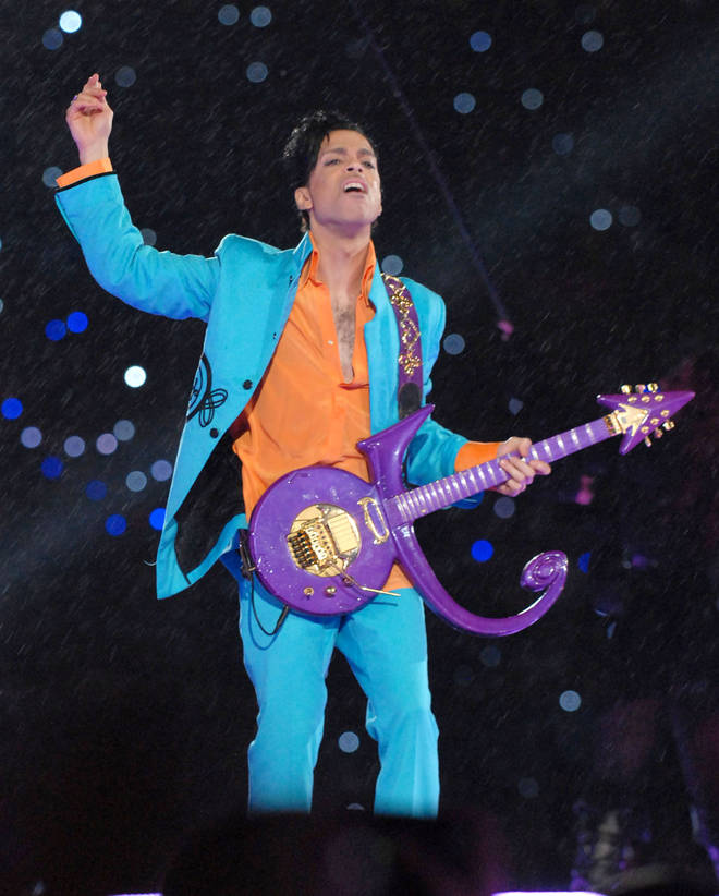 Prince performing at the Super Bowl XLI in 2007