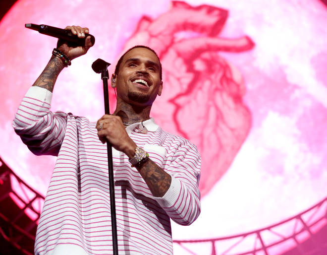 Breezy is allegedly "dying to shoot his shot" at newly-single Cardi.