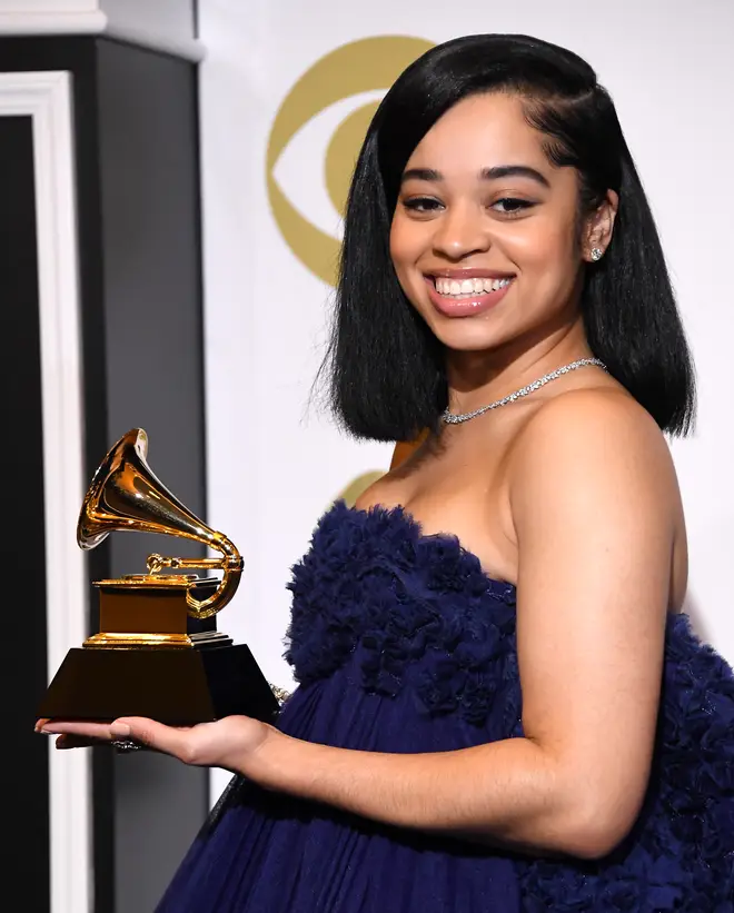 Ella Mai with her award for Best R&B Song.
