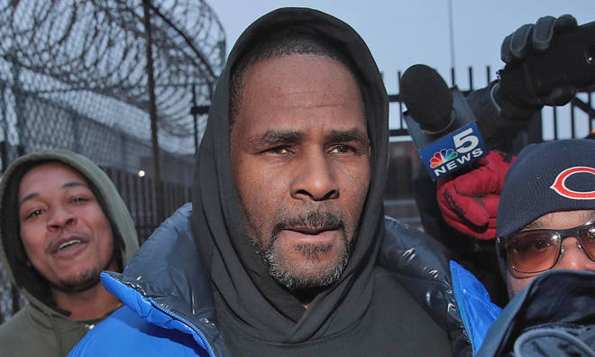 R Kelly's legal team claim he can't read after he loses sexual assault case