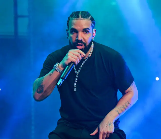 Drake has debuted a new face tattoo.